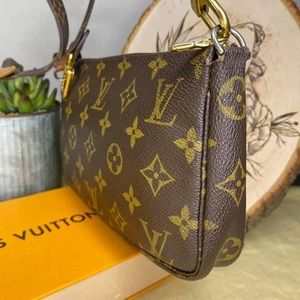 Louis Vuitton Pochette Accessories no strap